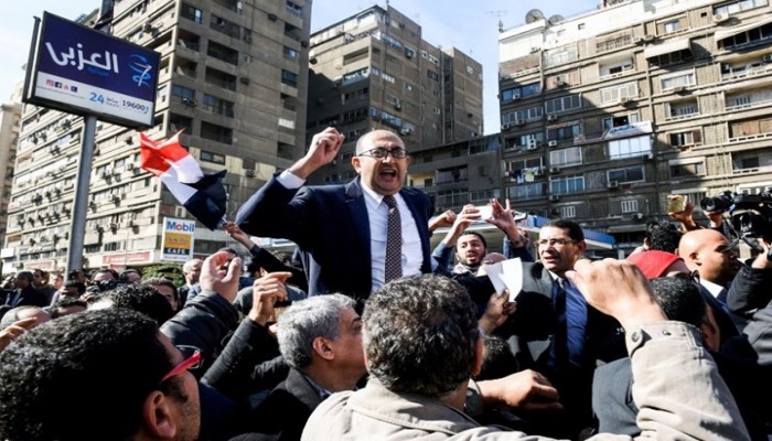 نيابة الانقلاب تحتجز "خالد علي" بتهمة الفعل الفاضح في الطريق العام