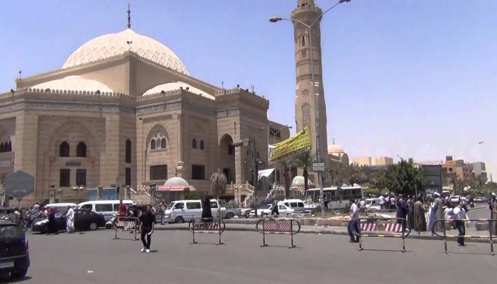 ماذا يحدث بميدان الحصري؟! .. تعرض المواطنون للقنص بسلاح ناري يتواصل