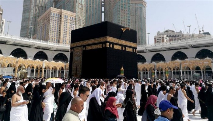 مئات الآلاف يؤدون عمرة اول يوم رمضان