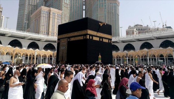 مئات الآلاف يؤدون عمرة اول يوم رمضان
