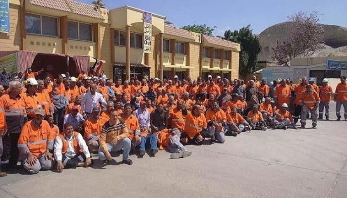 تضامن واسع مع 32 من عمال "إسمنت طره" المعتقلين