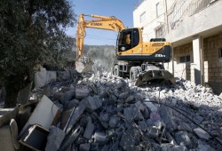 "ووتش": 90 ألف فلسطيني بالقدس يسكنون بمنازل "غير مرخصة"