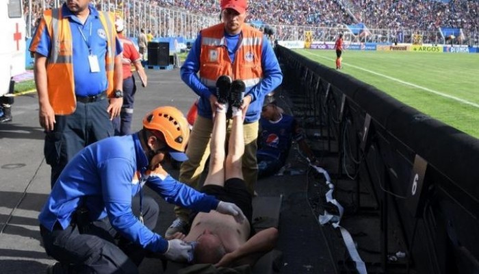 مقتل وإصابة 30 شخصا بسبب التدافع على مباراة كرة قدم في هندوراس