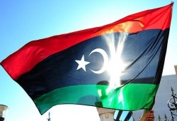 السيسي يجدد القصف علي مواقع بـ"درنة" الليبية