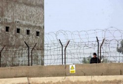 إضراب 3 معتقلين عن الطعام في سجن بنها