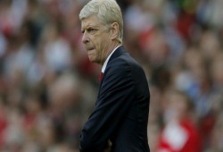 بعد التتويج بلقب كأس الاتحاد.. الأرسنال يجدد مع أرسين فينجر لمدة عامين