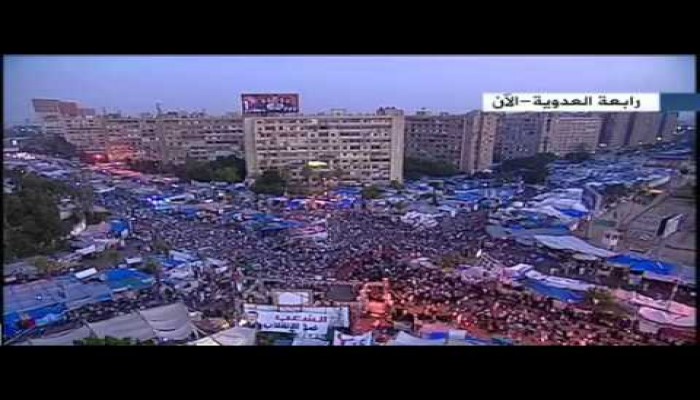 أذكار الصباح من ميدان رابعة العدوية (فيديو)