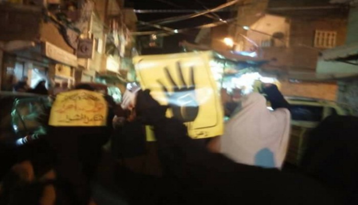 مسيرة ليلية لنساء ضد الانقلاب بالإسكندرية رفضا لحكم العسكر