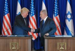 توقعات بتأجيل ترامب نقل السفارة إلى القدس المحتلة