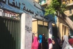 بعد أنباء التسريب.. ارتباك وتوتر بين الطلاب وأولياء الأمور في أول أيام امتحانات الثانوية العامة