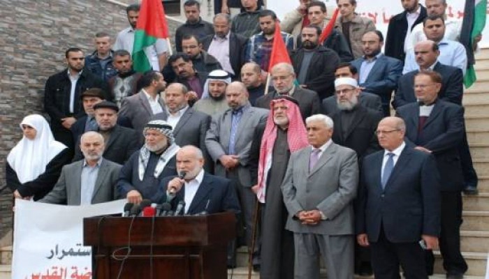 "حماس": الحكومة الفلسطينية قطعت رواتب 47 نائباً من الضفة