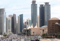 مصير غامض ينتظر 70 ألف عامل مصري في قطر