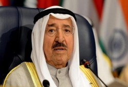 أمير الكويت يتوجه للسعودية الثلاثاء ضمن جهود لحل الخلاف الخليجي