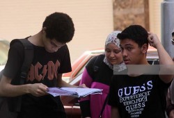 التسريبات مستمرة.. طلاب الثانوية العامة يبدأون ثاني أيام امتحانات آخر العام