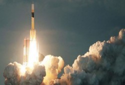 الهند تطلق أثقل قمر صناعي