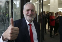 15 مسلما يفوزون بمقاعد في انتخابات بريطانيا.. هذه أصولهم