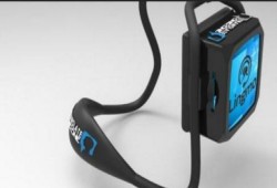 ابتكار سماعة تترجم 8 لغات دون الاتصال بالإنترنت.. قريباً في الأسواق بسعر مناسب