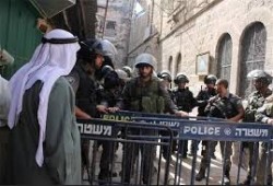 السلطات الصهيونية تمنع آلاف الفلسطينيين من دخول القدس