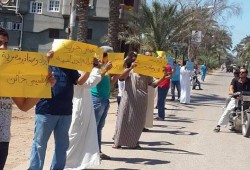 الدقهلية أهالى المنزلة يتظاهرون ضد بيع الأرض