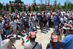 وقفة بإسطنبول تطالب بتحرك الأمة لإنهاء احتلال القدس