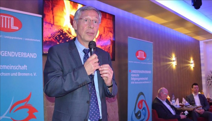 رئيس وزراء ولاية بريمن الألمانية: المسلمون هم أكثر ضحايا الإرهاب