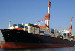 الأزمة الخليجية ترفع الصادرات الإيرانية إلي مليار دولار