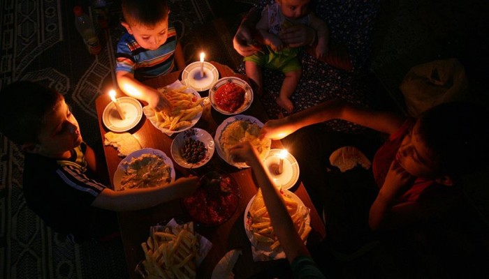 الاحتلال يبدأ فعلياً بتقليص الكهرباء عن غزة