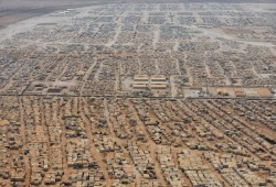 السوريون يتصدرون أكبر عدد للاجئيين في العالم بحسب مفوضية اللاجئين