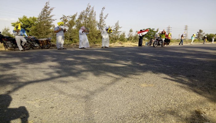 ثوار الحسينية بالشرقية يواصلون تظاهرات "أسقطوا الخائن ..أوقفوا الإعدامات"