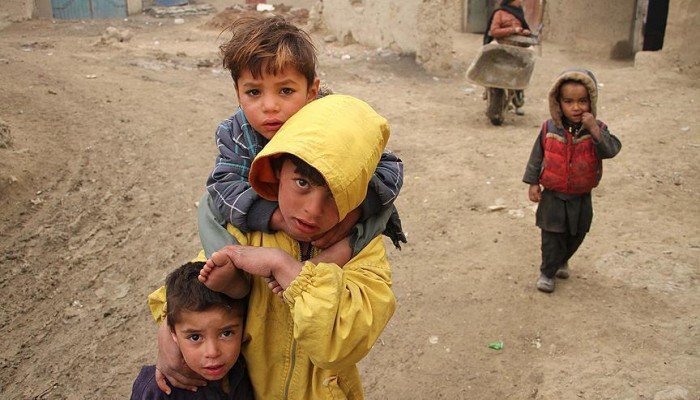 النازحون الأفغان يصومون رمضان في ظروف صعبة