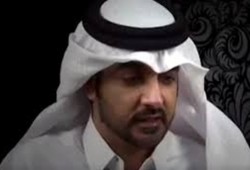 على طريقة السيسي.. الإمارات تجبر قطريا على مهاجمة بلاده بعد تعذيبه