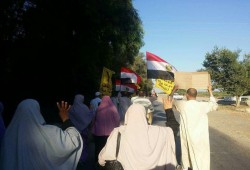 البحيرة : سلسلة بشرية لاهالي البستان الجديد تنديداً بحكم العسكر