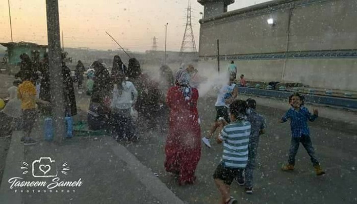 فيديو.. أجواء العيد واحتفالات لذوي المعتقلين أمام السجون