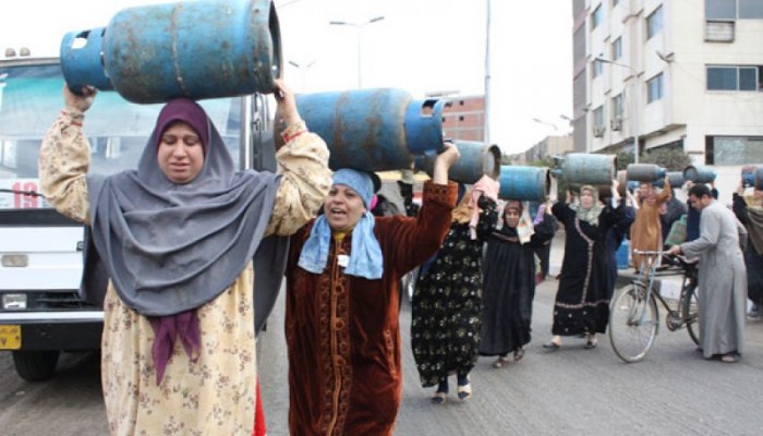 التايمز: مصر تقسو على الفقراء