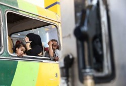 تحذيرات أمنية "للسيسي" من أعمال عنف بـ"مواقف الأجرة" بسبب رفعه لأسعار الوقود