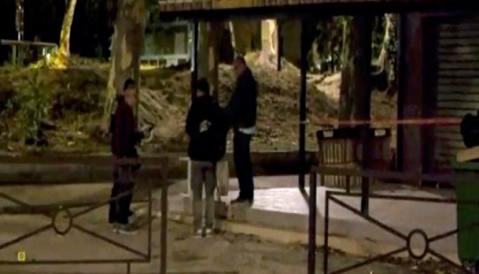 مسلحان يفتحان النار أمام مسجدٍ في فرنسا ويصيبون 8 أشخاص