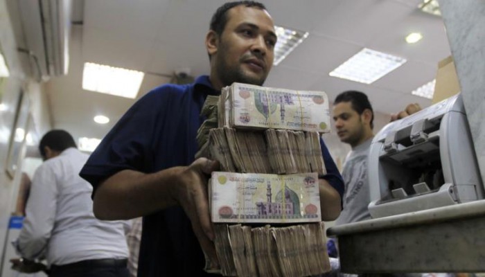 مصرفيون: انخفاض الدولار تحرّك مصطنع