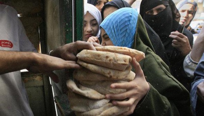 نظام السيسي يتجه لتخفيض الدعم عن الخبز