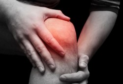 الجلوس الخاطئ يؤدي لخشونة الركبة