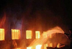 حريق هائل بمصنع ورق بالعاشر من رمضان