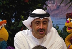 بن زايد: لماذا يا قطر لاترسمي البسمة على الوجوه.. التواصل: "دا تصريح مطلقة مش وزير خارجية"