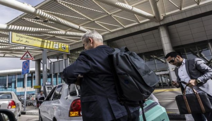 قرارات الانقلاب والسعودية تطحن المصريين.. آخرها جمارك على الملابس الداخلية