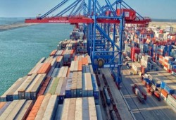 رسميا.. مصر تغلق موانئها في وجه السفن القطرية