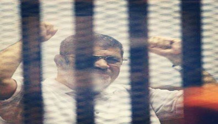 هذا ما دار بين نجل الرئيس مرسي و5 مصريين على عربة فول