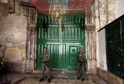 بعد منع الصلاة في الأقصى للمرة الاولي منذ 48 عام.. صبري: جزء من مخطط للاحتلال