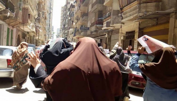 ثوار الإسكندرية يواصلون حراكهم الثوري رغم القمع والقتل