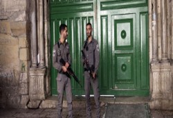 بني صهيون يواصلون منع الصلاة في الحرم المبارك
