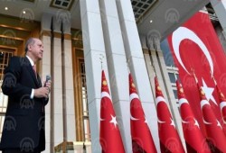 أردوغان خلال افتتاح نصب لضحايا محاولة الانقلاب : الشعب التركي سيحاسب "العسكريين الخونة"