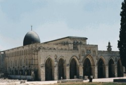 متحدث الحكومة التركية يرفض قرار الإحتلال بإغلاق المسجد الأقصى