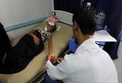 وباء الكوليرا يقيد سفر اليمنيين وقد يحرمهم من الحج